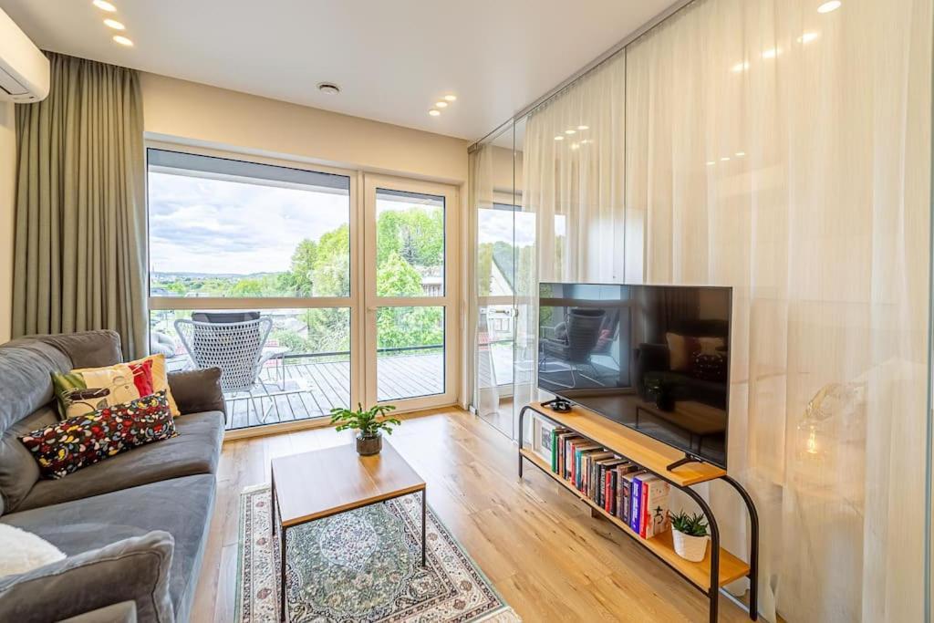 Sky With Free Parking And Balcony & Ac * Kaunas
