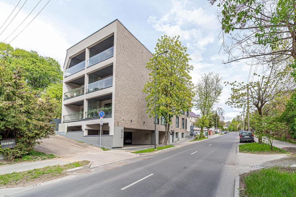 Sky With Free Parking And Balcony & Ac Kaunas