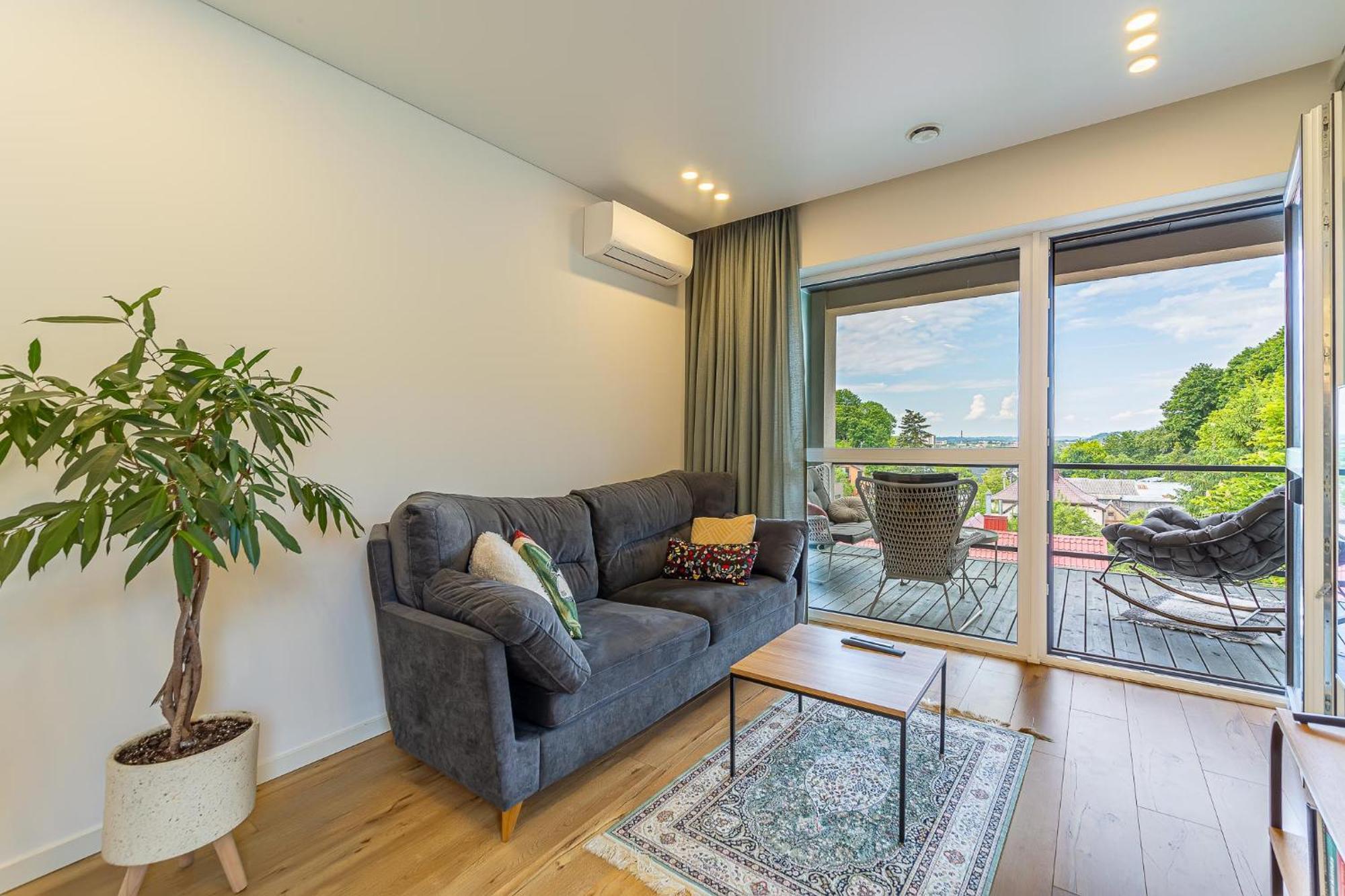 Sky With Free Parking And Balcony & Ac Lägenhet *